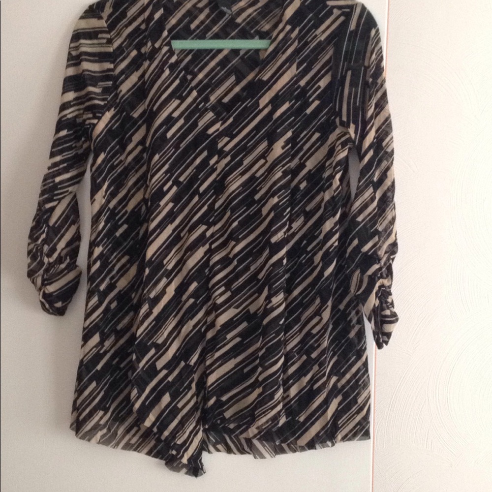 ALFANI TOP IN TAN and BLACK   NWOT